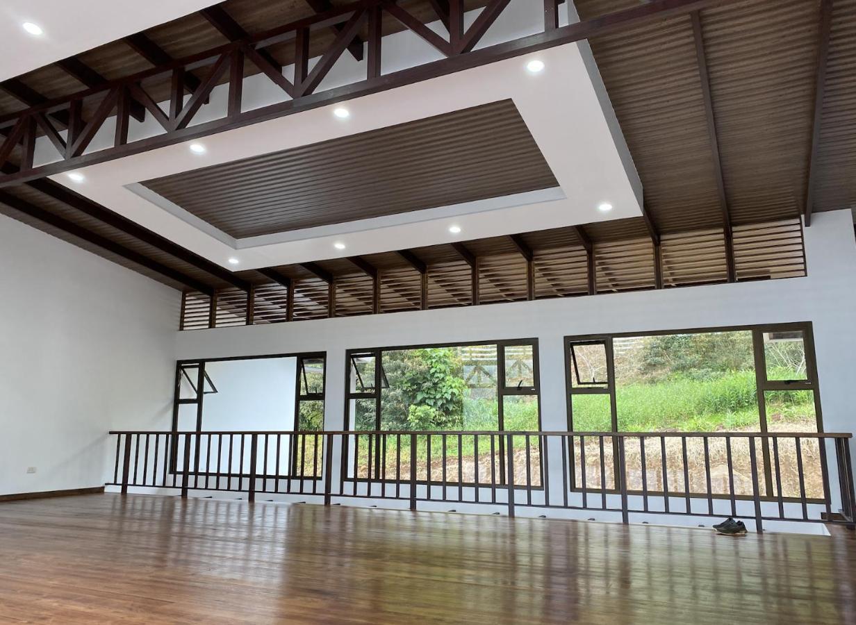 Arte De Plumas Birding Lodge Картаго Екстериор снимка