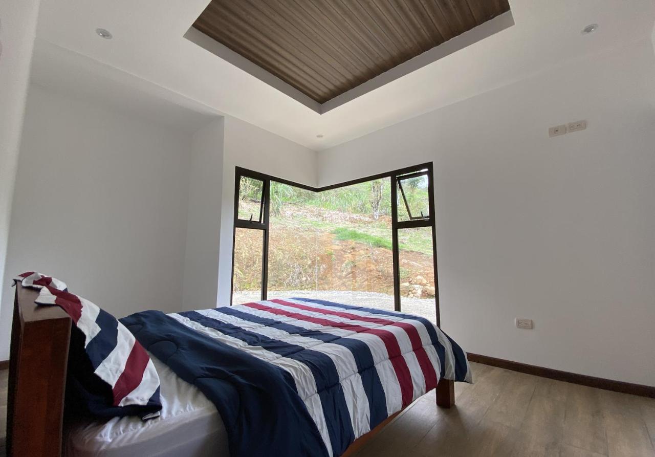 Arte De Plumas Birding Lodge Картаго Екстериор снимка