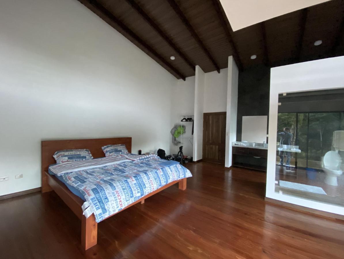 Arte De Plumas Birding Lodge Картаго Екстериор снимка